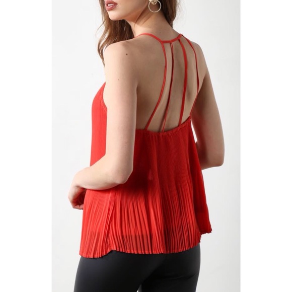 Sleeveless Chiffon Blouse - Picture 2 of 3